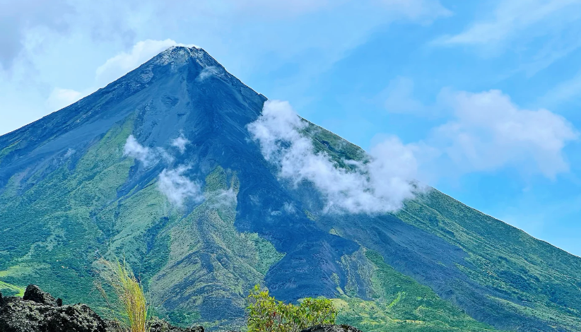 菲律宾火山在哪个地方(火山旅游景点)